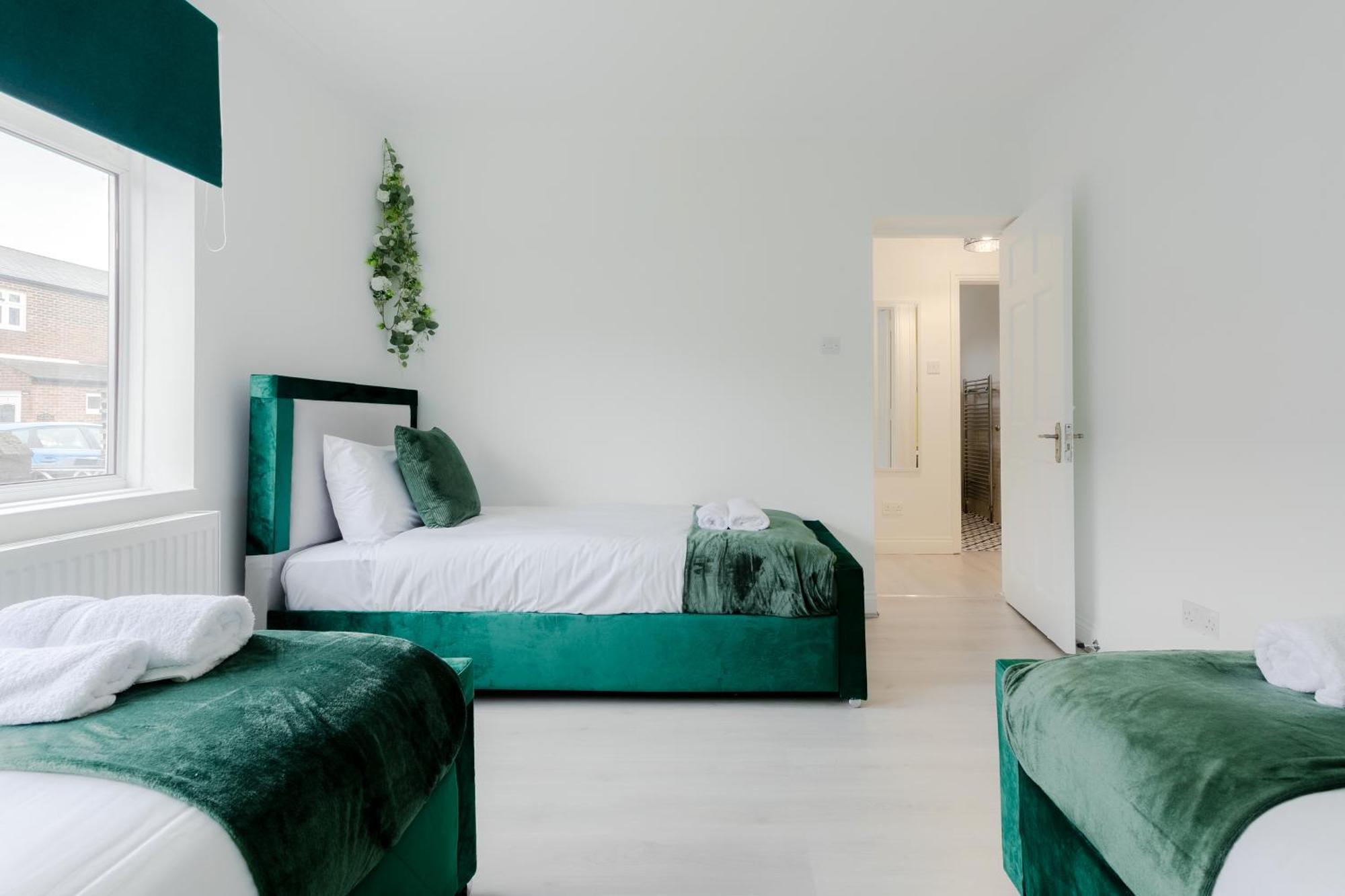 5Br House, Free Parking Offa12, Contractor, Big Families, Relocation Villa Redbridge kerület Kültér fotó
